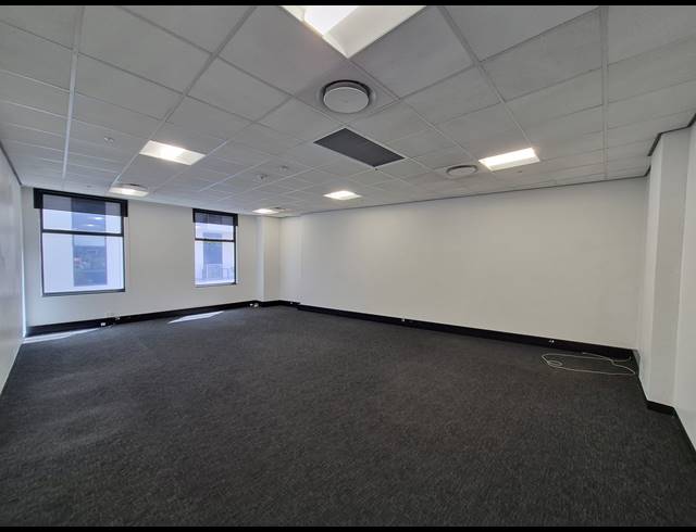 70M² OFFICE TO LET IN GLENADRIENNE